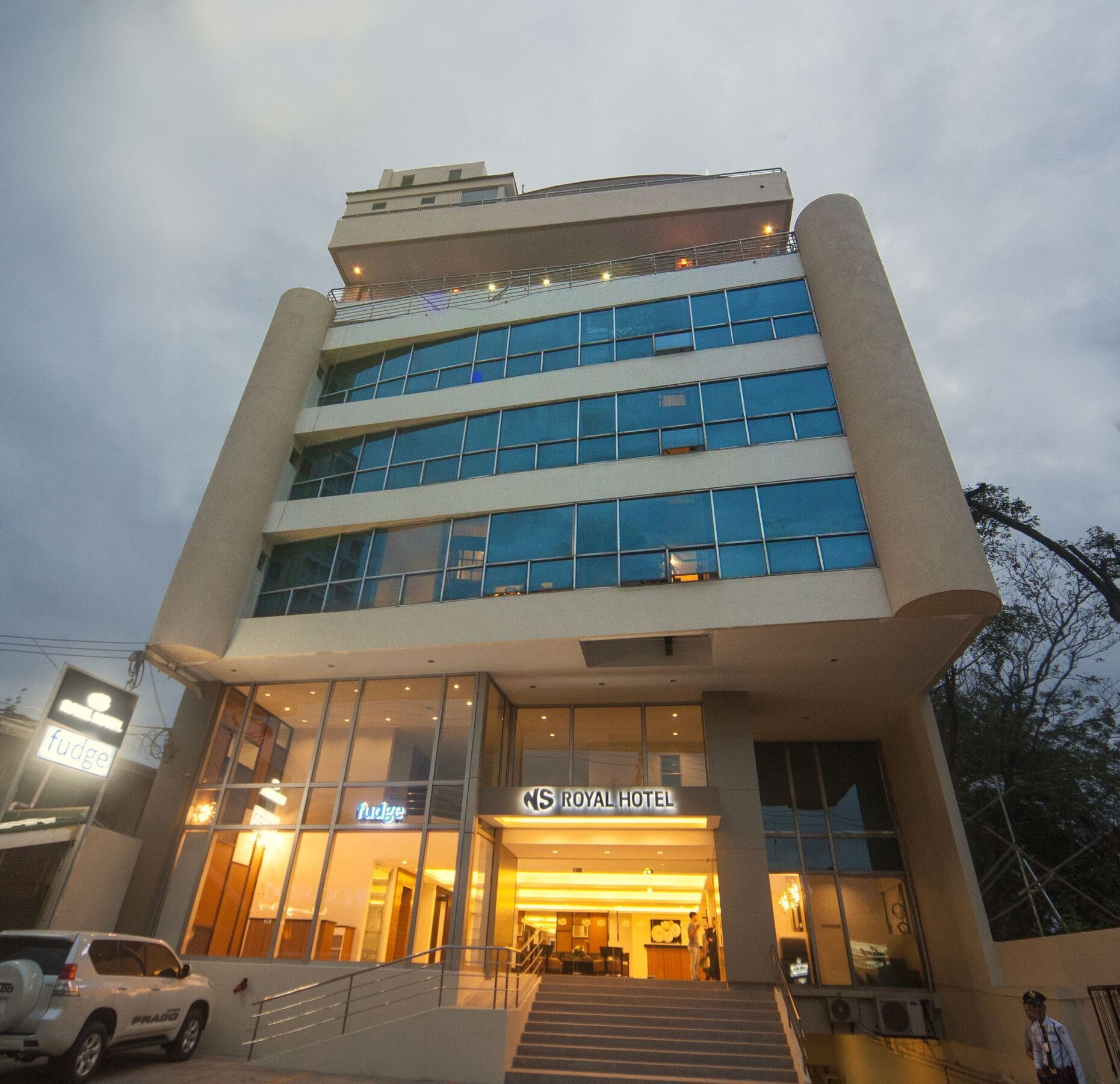 Ns Royal Hotel Cebu Εξωτερικό φωτογραφία